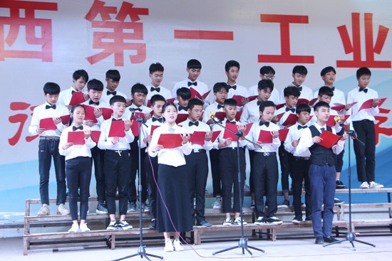 2018级网络班《国歌颂》.jpg