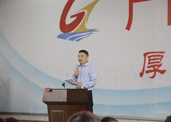 1.兴宁区政法委赵光辉副书记给全校师生讲解邪教知识1-1.jpg