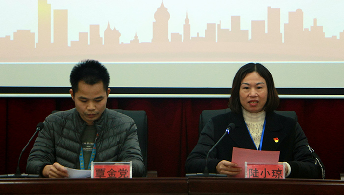 陆小琼副校长（右一）对全体学生会干部提出希望.JPG
