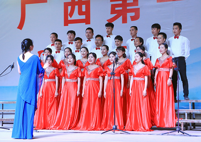 校工会青年教师合唱《中国》.JPG