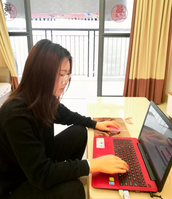 陆雪丹老师注重排解学生紧张情绪，普及防控知识，引导学生科学防疫.jpg