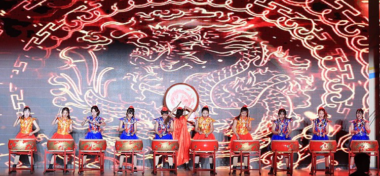 广西安全工程职业技术学院表演鼓乐《鼓舞青春》.JPG