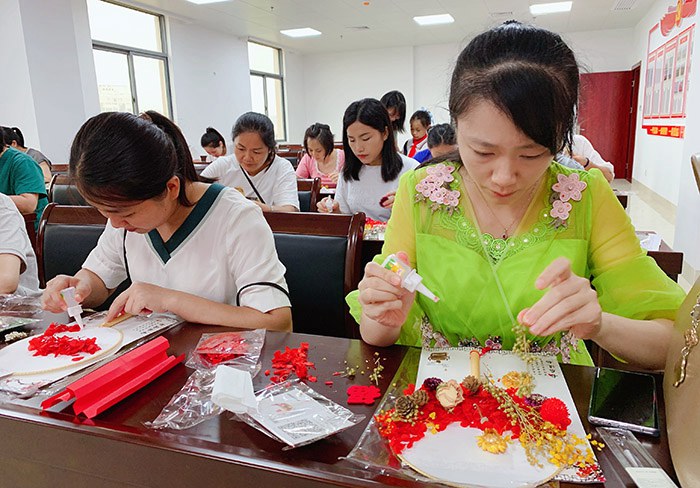 手工制作活动剪影.jpg