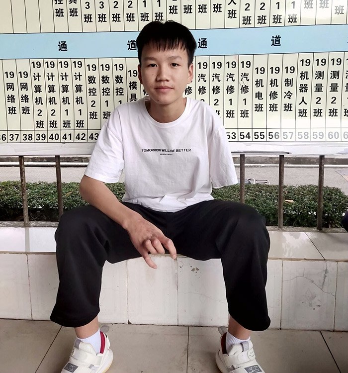 5.生活中的兰英鹏.jpg