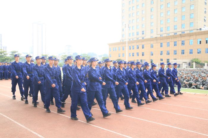 1.连队会操表演.jpg