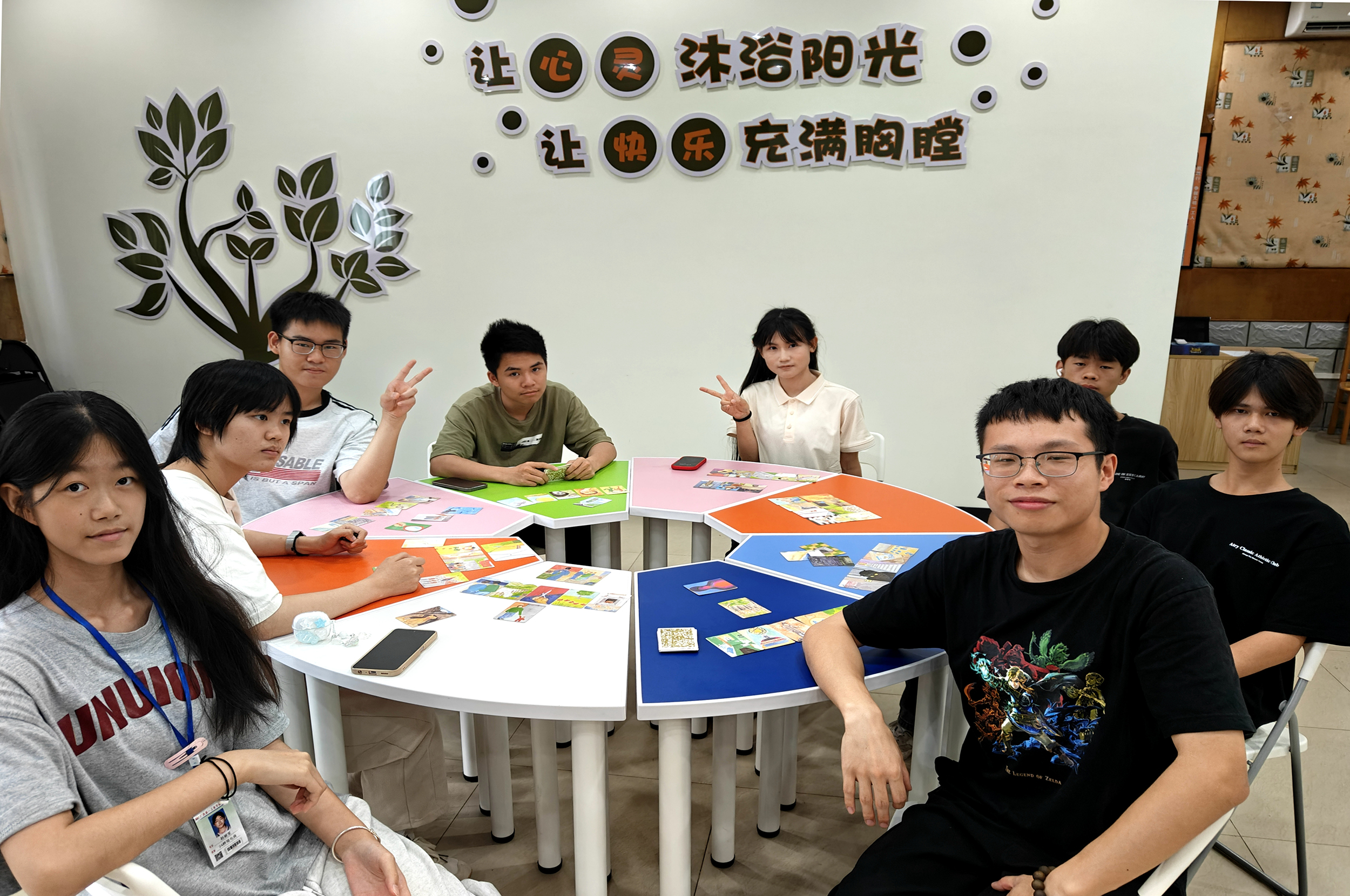 拾卡牌碎片 拼成长拼图广西一工校开展OH卡牌团辅活动