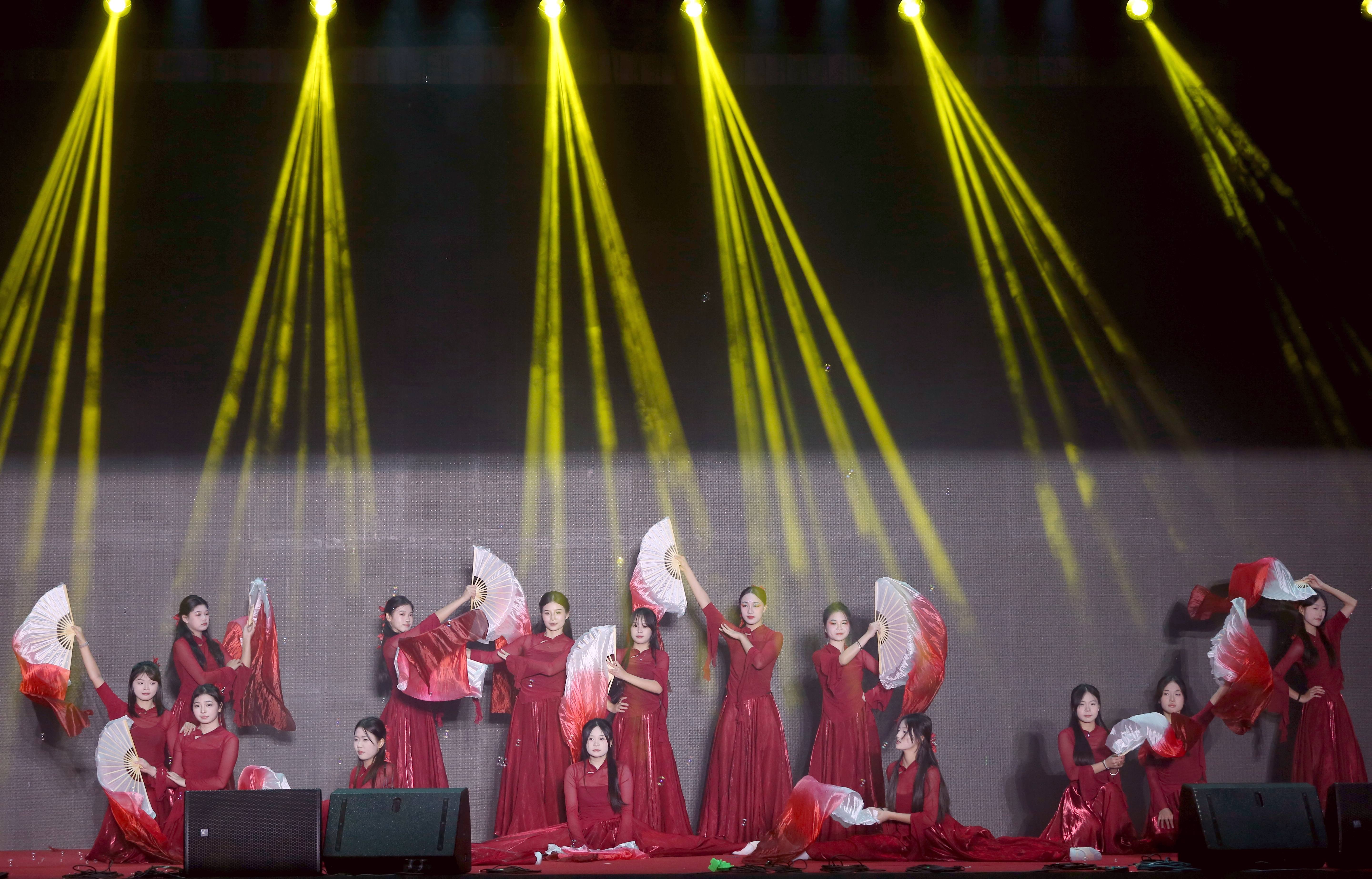 1767596575386711.jpg 1767596575386711.jpg